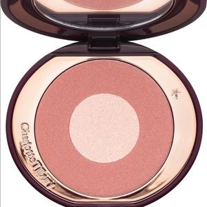 Cheek to Chic blush by Charlotte Tilbury